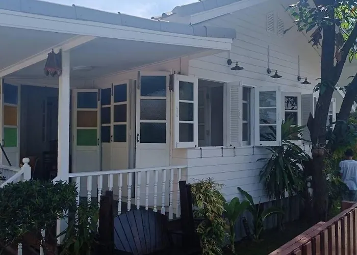 Baan Chay Klong, Canal Side Classic 2brs Holiday home Bangkok