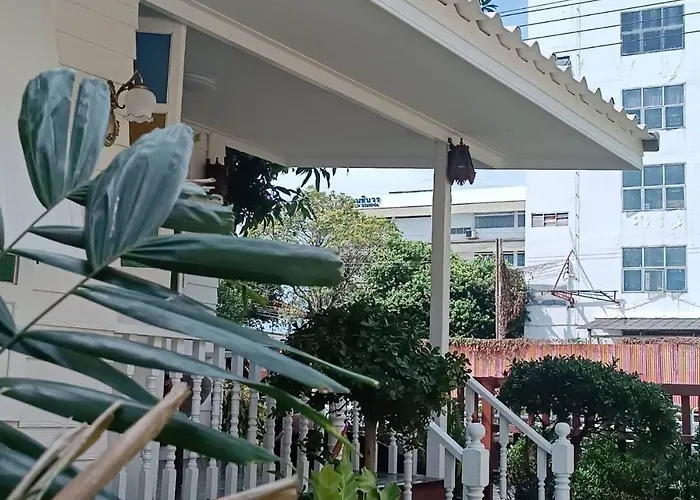 Baan Chay Klong, Canal Side Classic 2brs