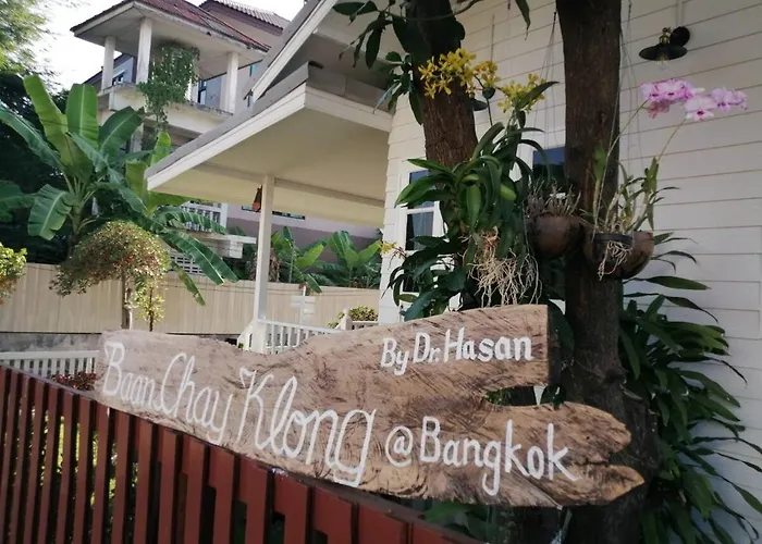 Baan Chay Klong, Canal Side Classic 2brs Holiday home *