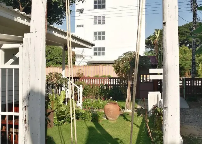 Baan Chay Klong, Canal Side Classic 2brs Holiday home *
