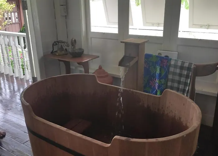 Baan Chay Klong, Canal Side Classic 2brs Bangkok