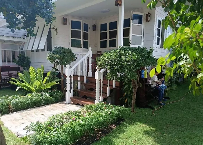 Baan Chay Klong, Canal Side Classic 2brs
